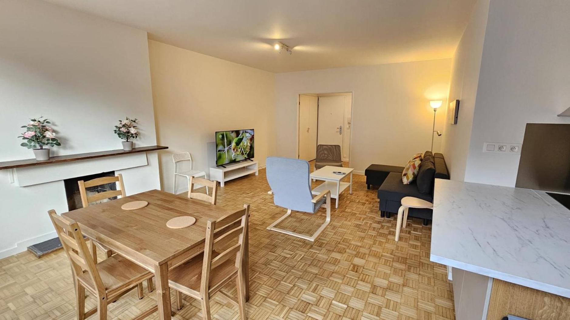 Apartment Chez Esmara Et Philippe Brussel Ruang foto
