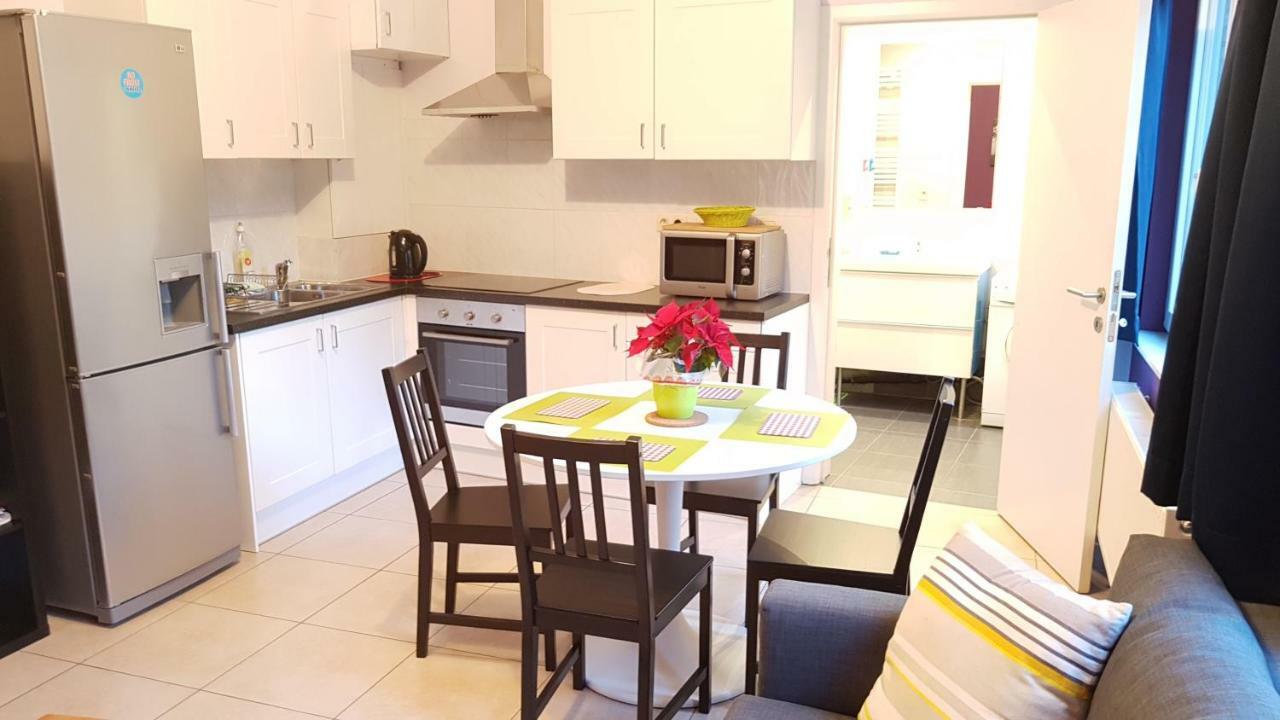 Apartment Chez Esmara Et Philippe Brussel Bagian luar foto